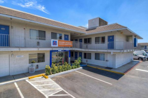 Отель Motel 6-Jurupa Valley, CA - Riverside West  Риверсайд